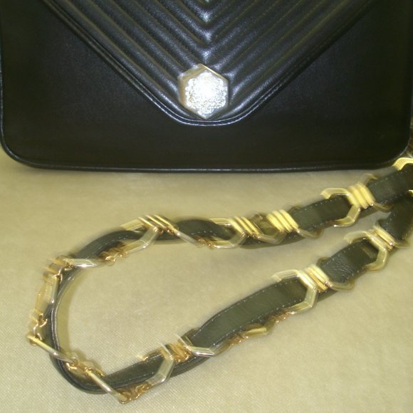 VTG Auth REVILLON PARIS Chevron Quilted RARE COLLECTOR'S Medallion Shoulder Bag - Picture 2 of 10
